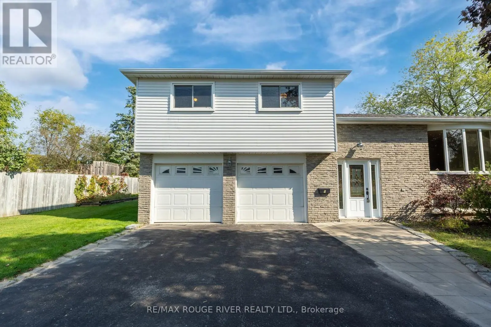 1 Applewood Crescent, Kawartha Lakes, Ontario  K9V 4W7 - Photo 2 - X12131139