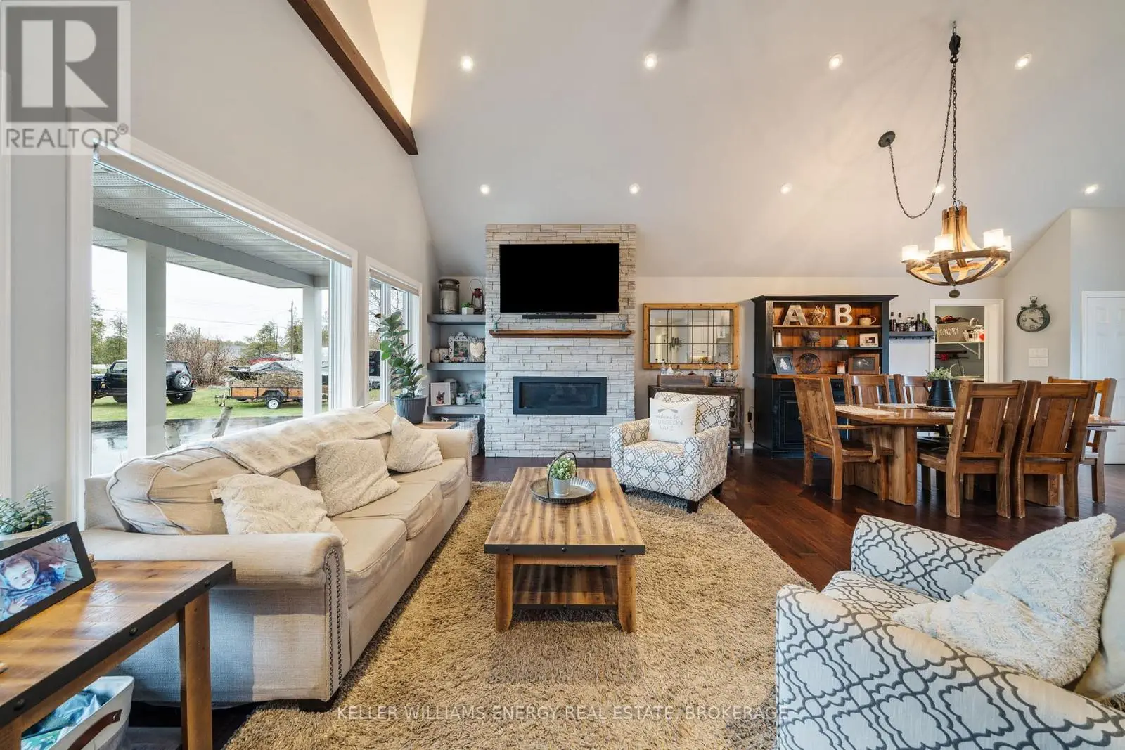 20 Lagoon Drive, Kawartha Lakes, Ontario  K0M 1N0 - Photo 3 - X12131199