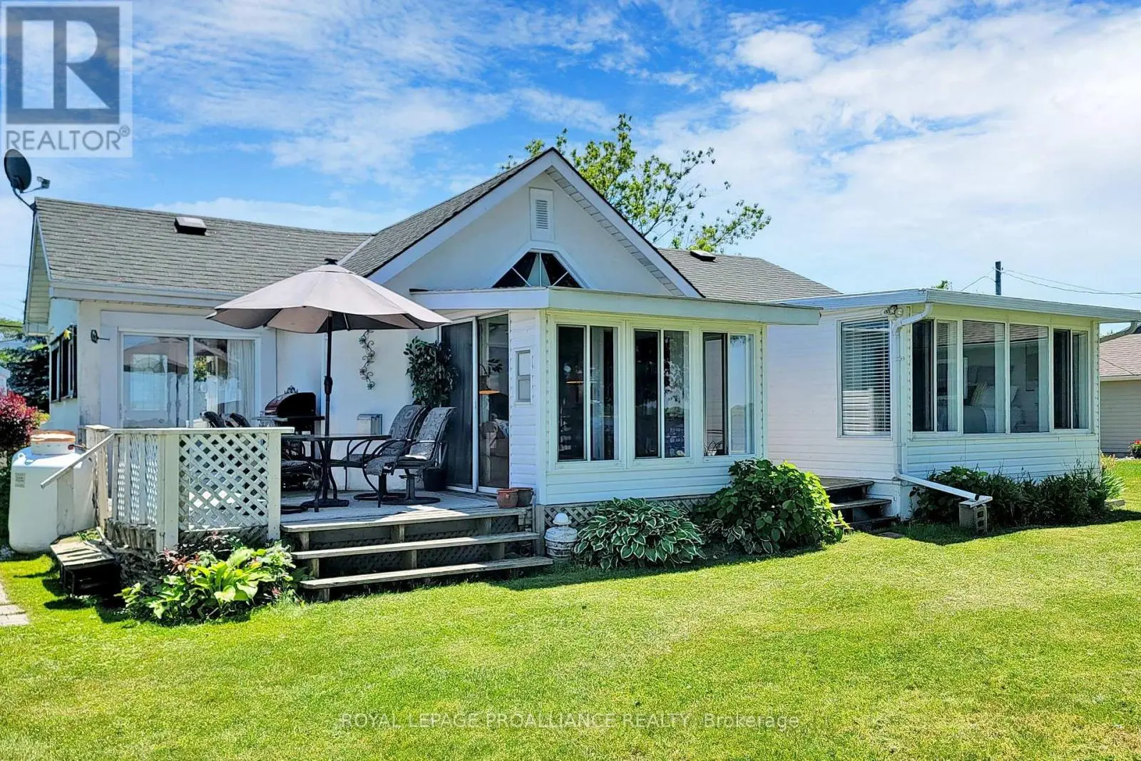 34 Ridley Street, Prince Edward County, Ontario  K8N 4Z1 - Photo 1 - X12041569