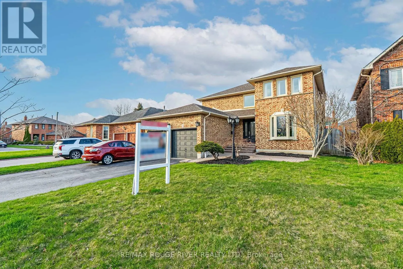 17 Wyndfield Crescent, Whitby, Ontario  L1N 8L5 - Photo 1 - E12131807