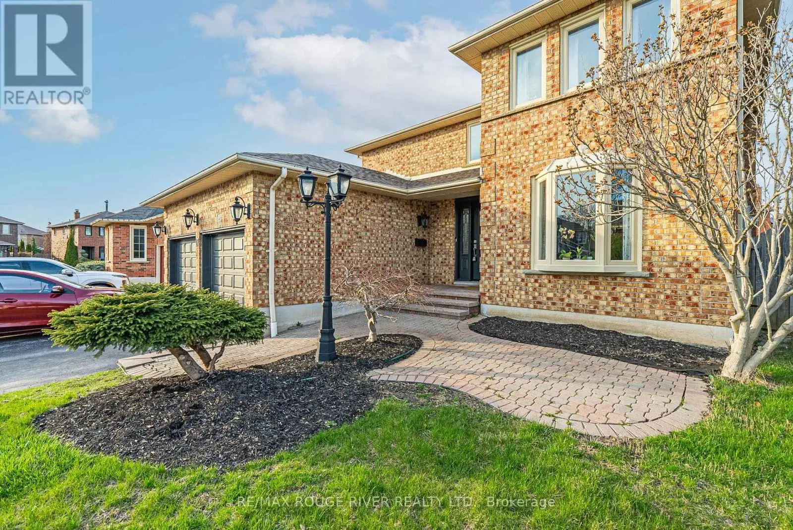 17 Wyndfield Crescent, Whitby, Ontario  L1N 8L5 - Photo 3 - E12131807