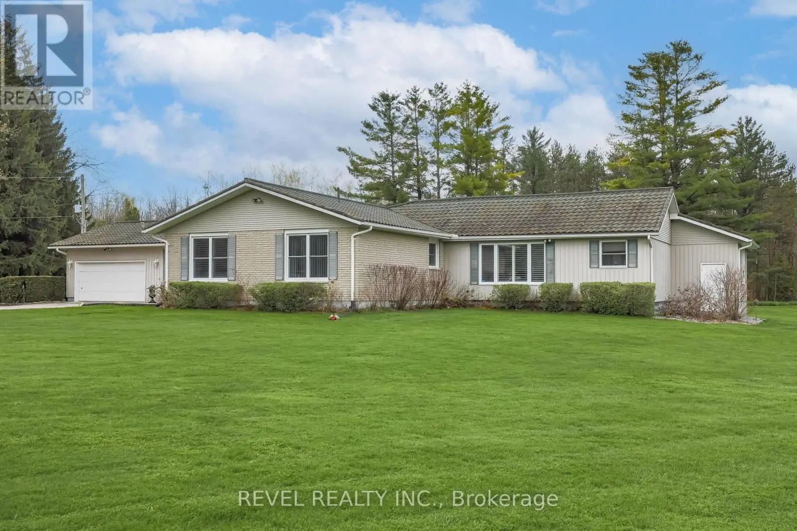 1104 Quaker Road, Kawartha Lakes, Ontario  K0M 2M0 - Photo 2 - X12131808