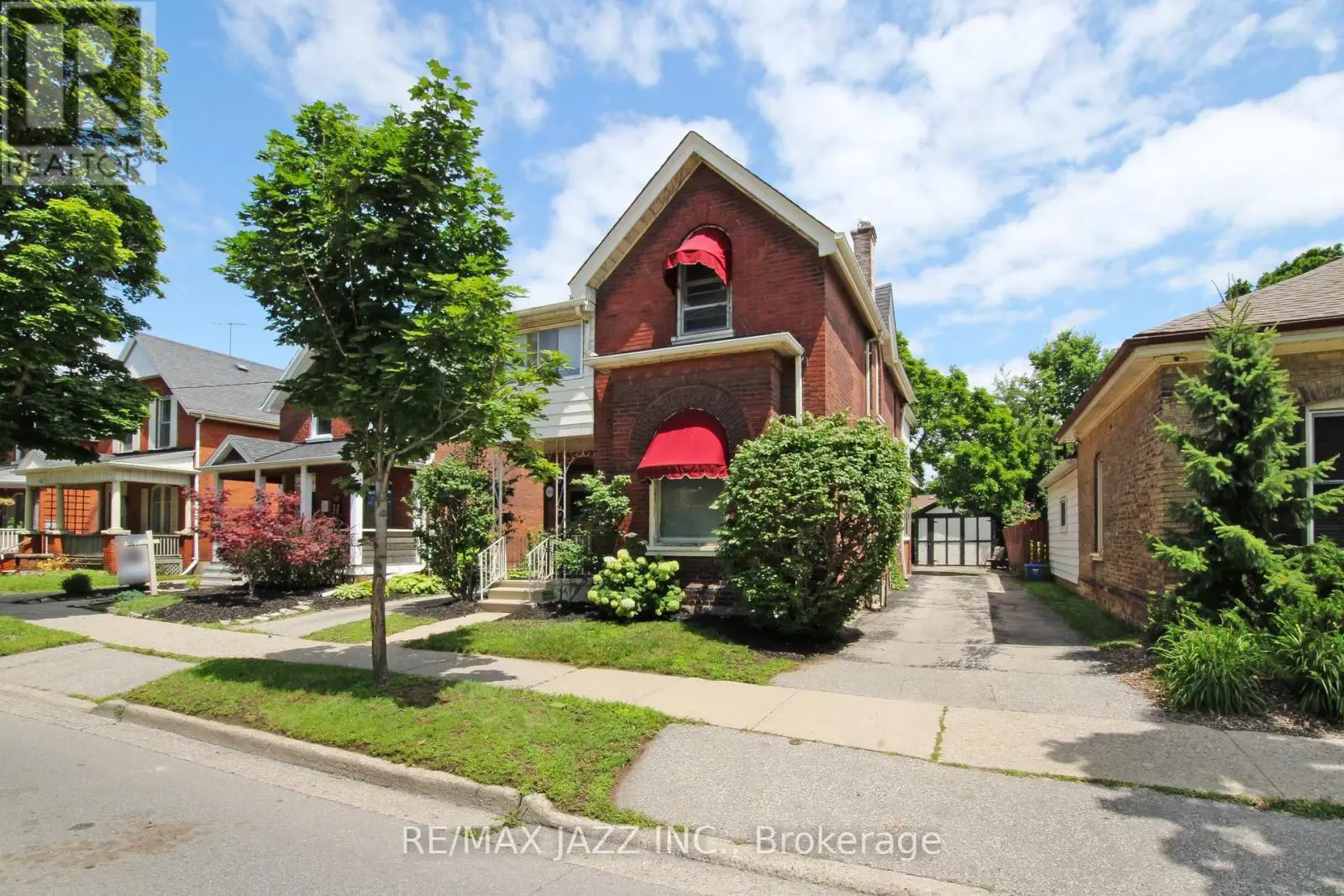 243 Brant Avenue, Brantford, Ontario  N3T 3J4 - Photo 1 - X12132135