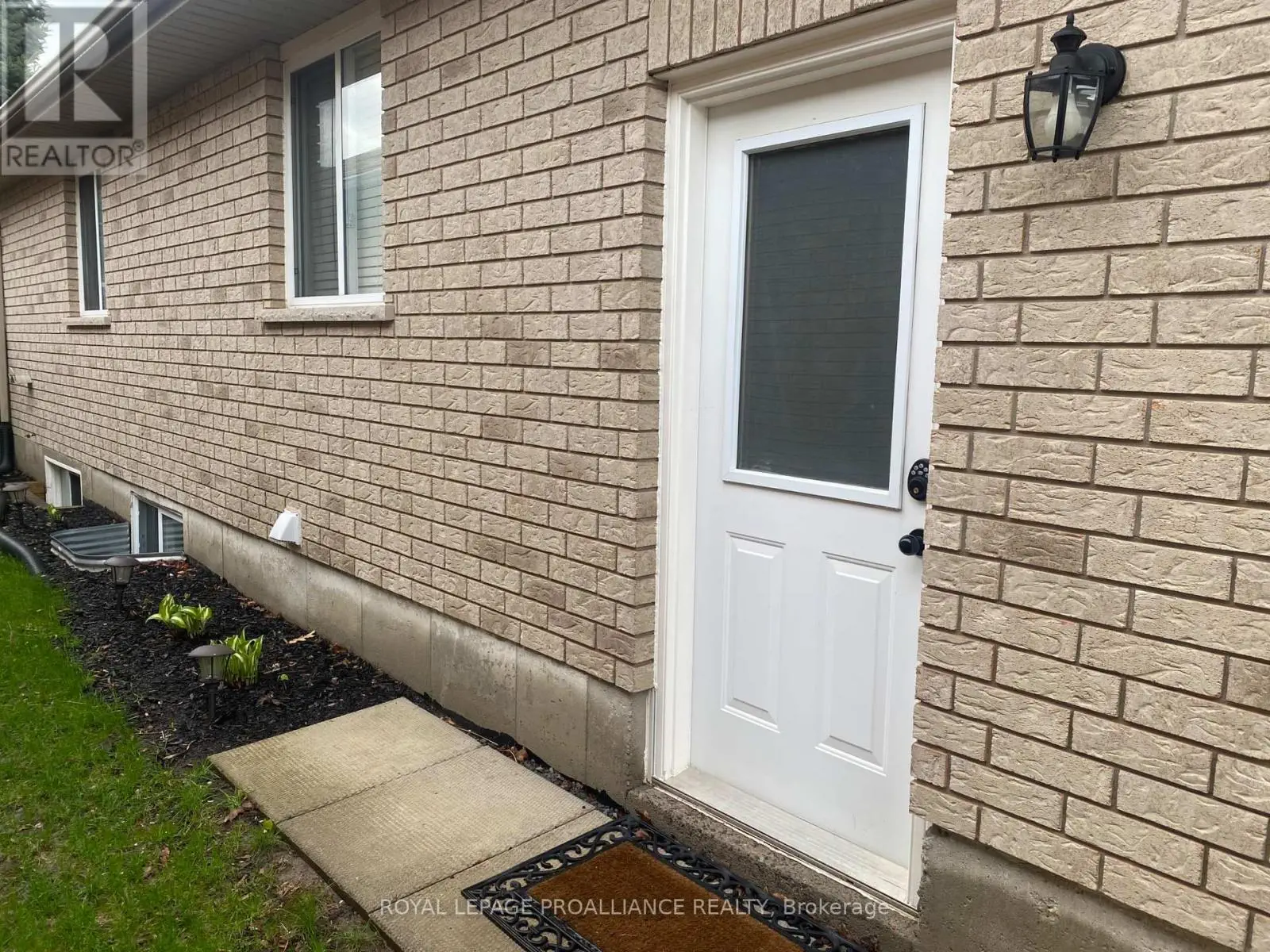 23 SPRUCE GARDENS, Belleville, Ontario
