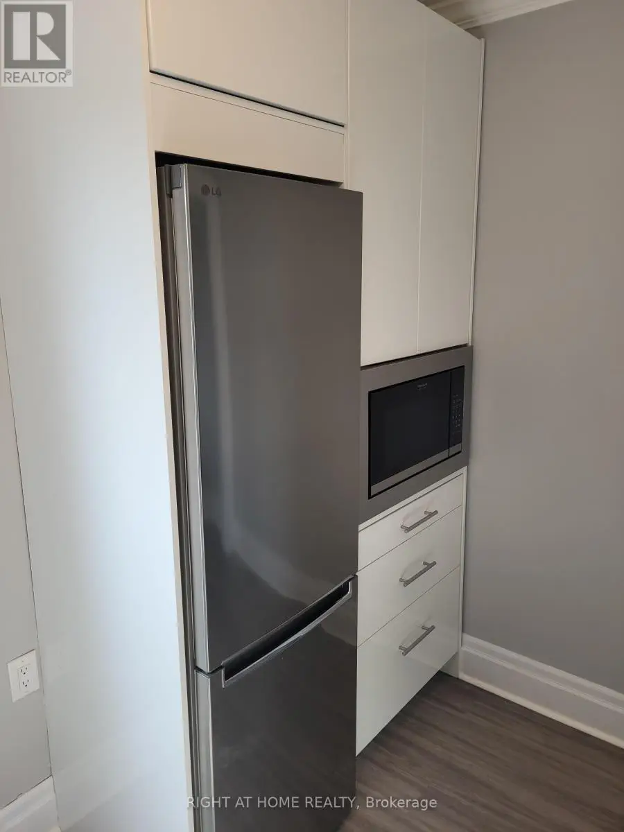 2nd Floor - 1042 St Clarens Avenue N, Toronto, Ontario  M6H 3X7 - Photo 3 - W12132465