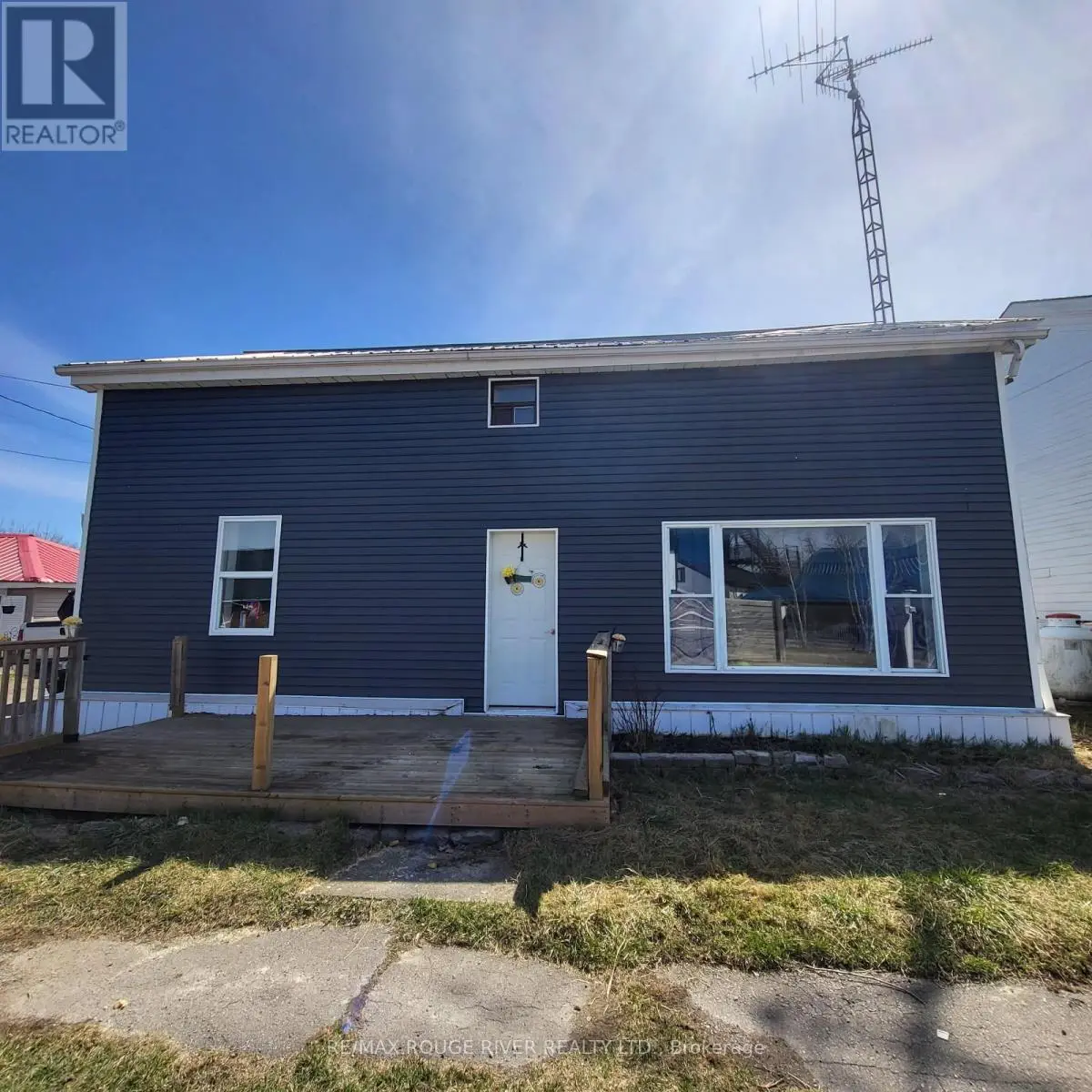 14 Division Boulevard, Prince Edward County, Ontario  K0K 1T0 - Photo 1 - X12132670