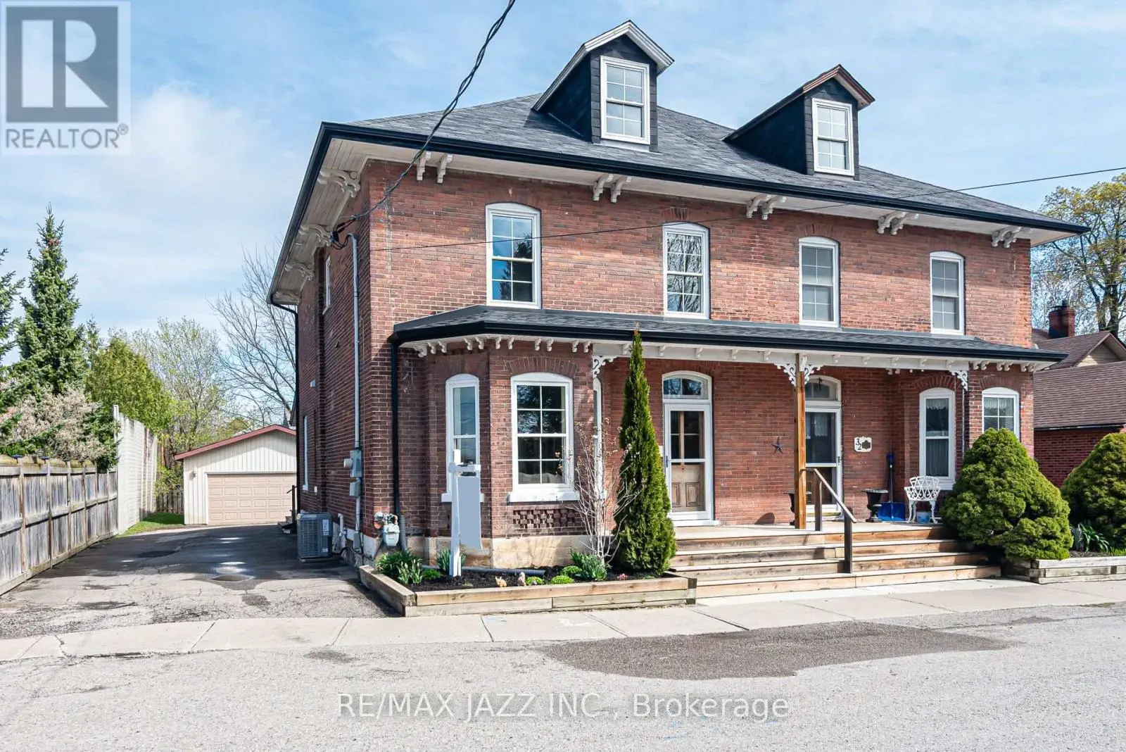 28 Emily Street E, Clarington, Ontario  L1B 1H3 - Photo 1 - E12132907