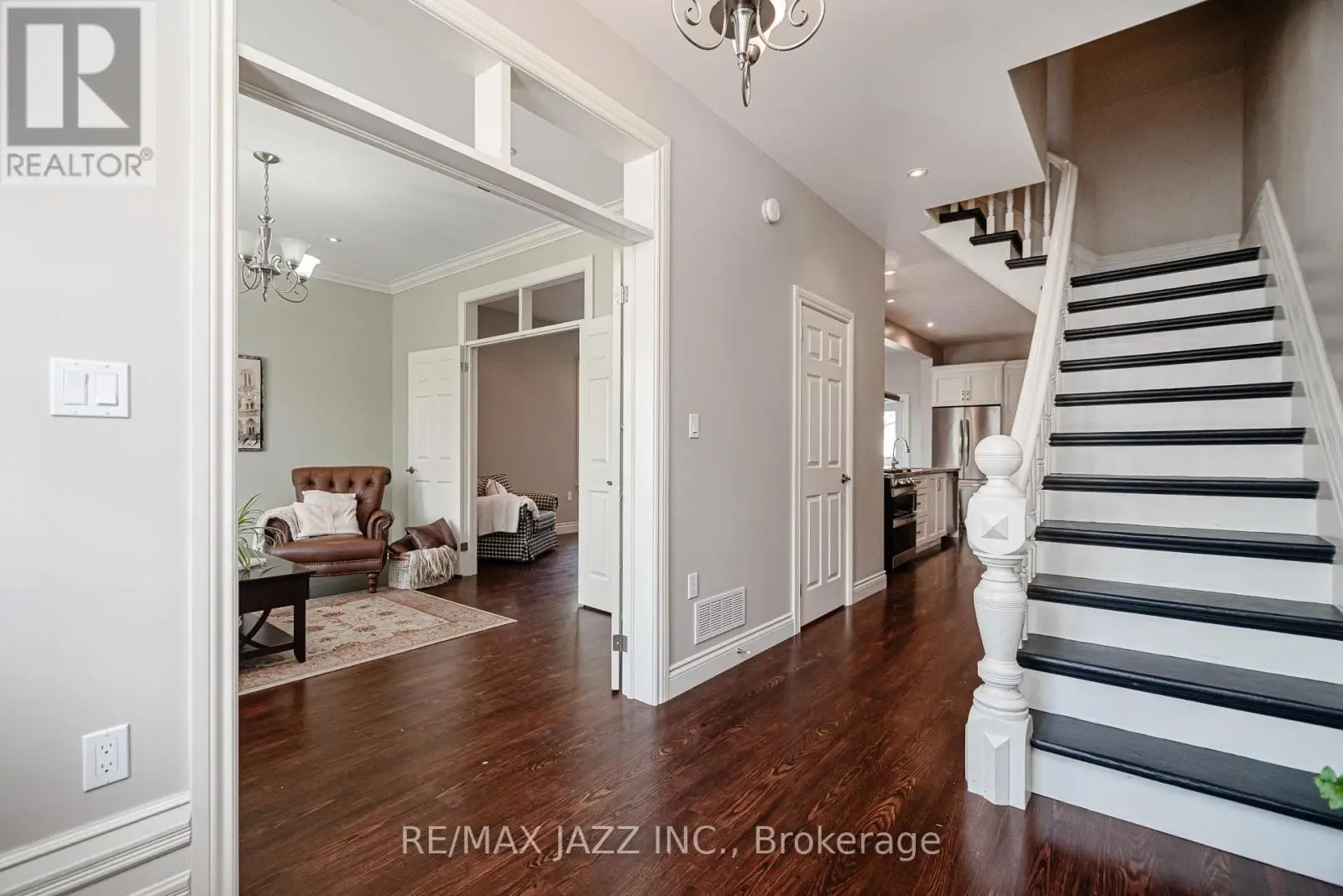 28 Emily Street E, Clarington, Ontario  L1B 1H3 - Photo 3 - E12132907