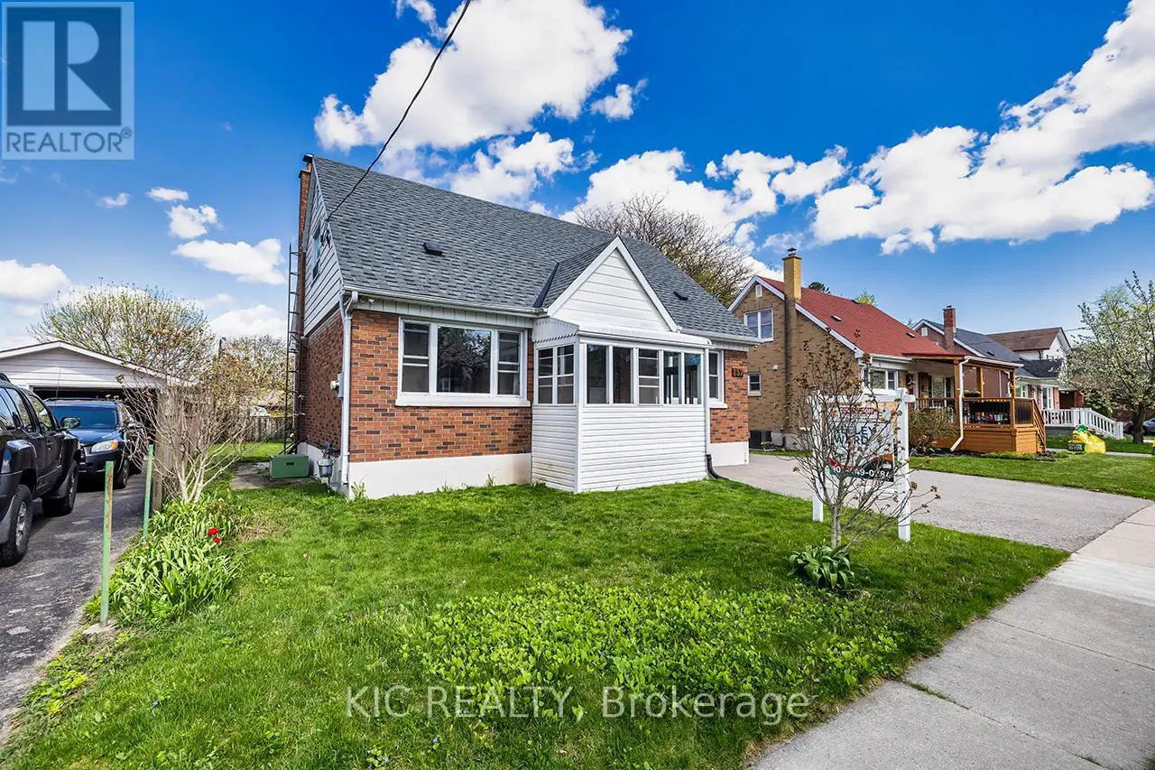 157 Warren Avenue, Oshawa, Ontario  L1J 4G5 - Photo 3 - E12132964