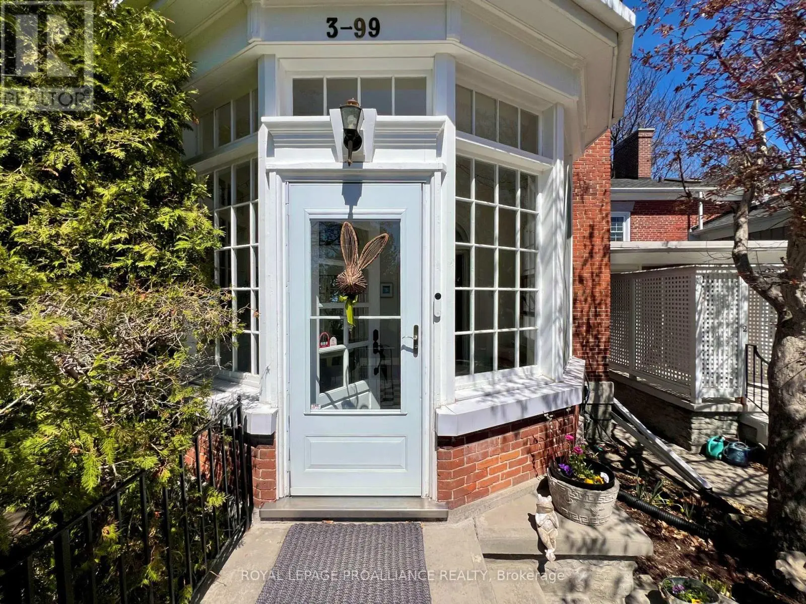 3 - 99 Bridge Street E, Belleville, Ontario  K8N 1M2 - Photo 2 - X12132905