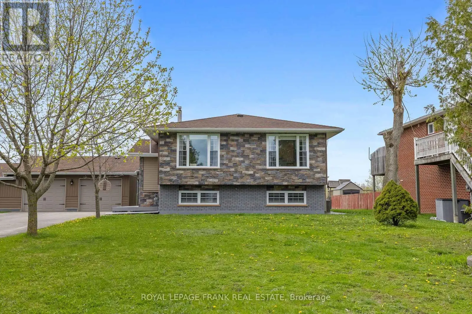 30 Druan Drive, Kawartha Lakes, Ontario  L9L 1B6 - Photo 2 - X12132958