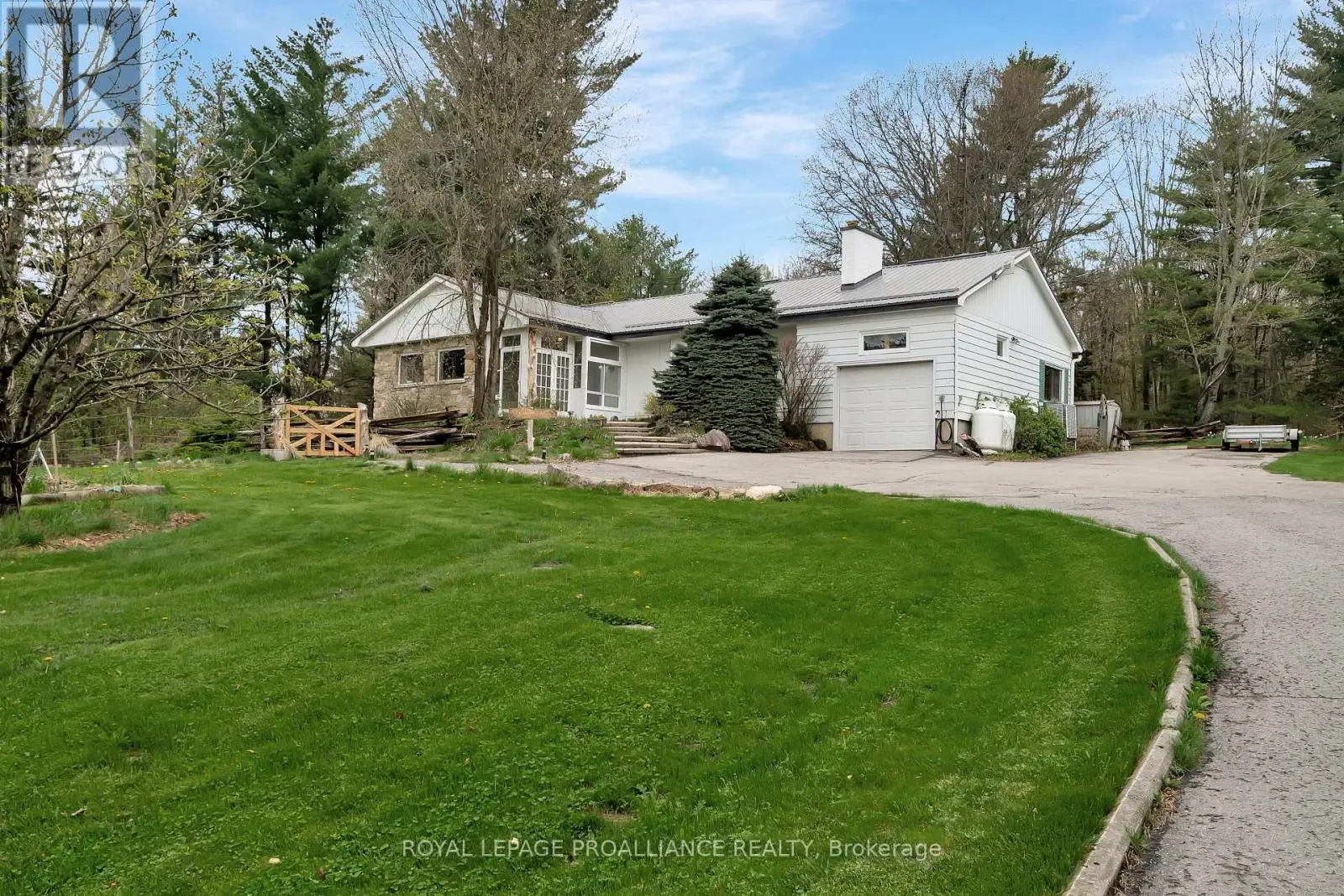 6647 Hwy 37 Highway, Tweed, Ontario  K0K 3J0 - Photo 1 - X12133123