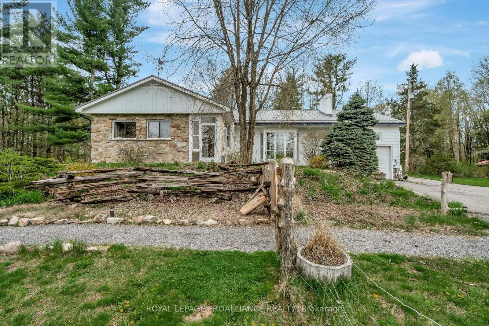 6647 Hwy 37 Highway, Tweed, Ontario  K0K 3J0 - Photo 2 - X12133123