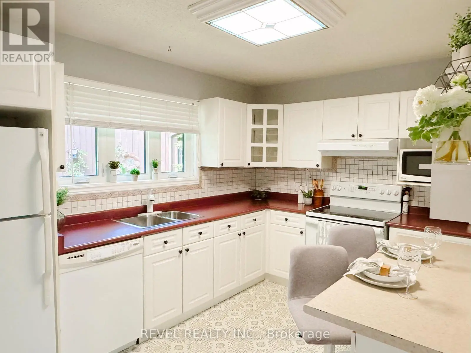 5 - 75 Southbank Drive, Bracebridge, Ontario  P1L 1G2 - Photo 2 - X12133253