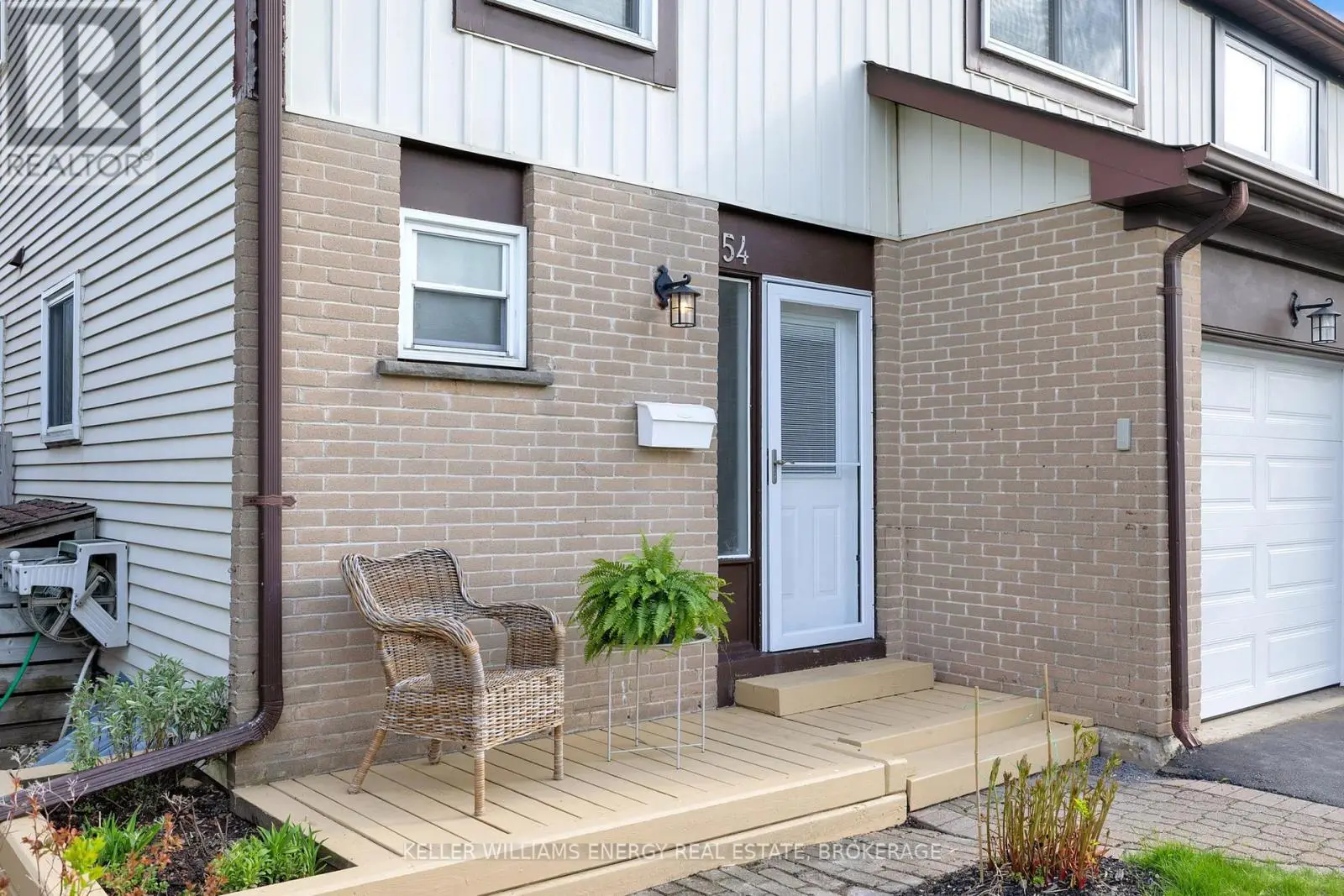 54 Alonna Street, Clarington, Ontario  L1C 3P8 - Photo 2 - E12133431