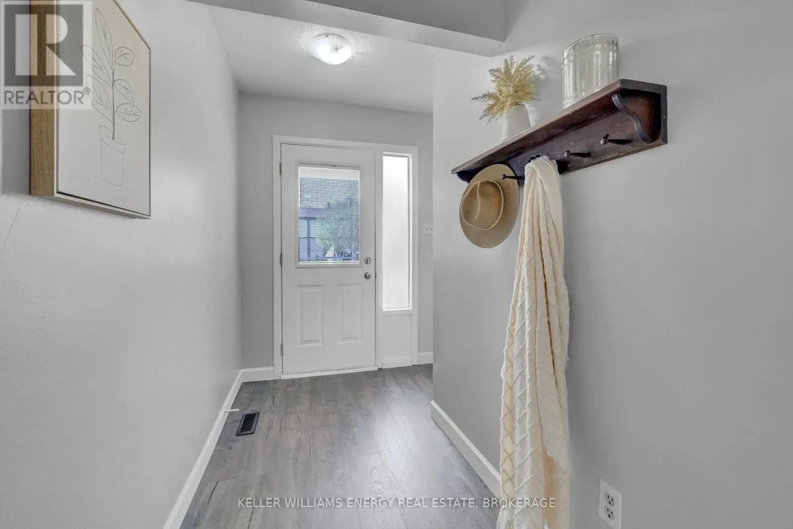 54 Alonna Street, Clarington, Ontario  L1C 3P8 - Photo 3 - E12133431