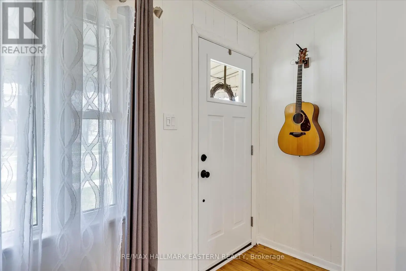 706 Monaghan Road, Peterborough South, Ontario  K9J 5J8 - Photo 3 - X12133485