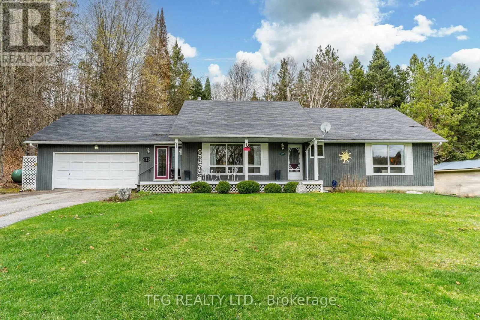 77 Bayshore Road, Dysart Et Al, Ontario  K0M 1S0 - Photo 2 - X12133545