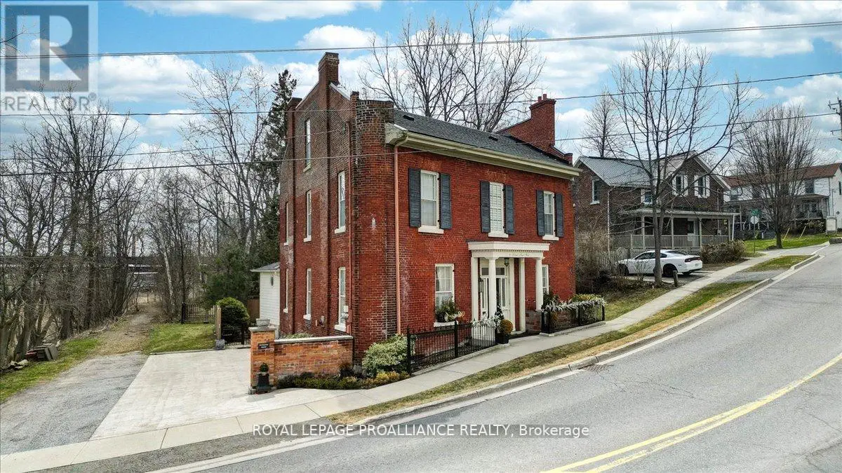 43-45 Dorset Street W, Port Hope, Ontario  L1A 1E9 - Photo 2 - X12133977