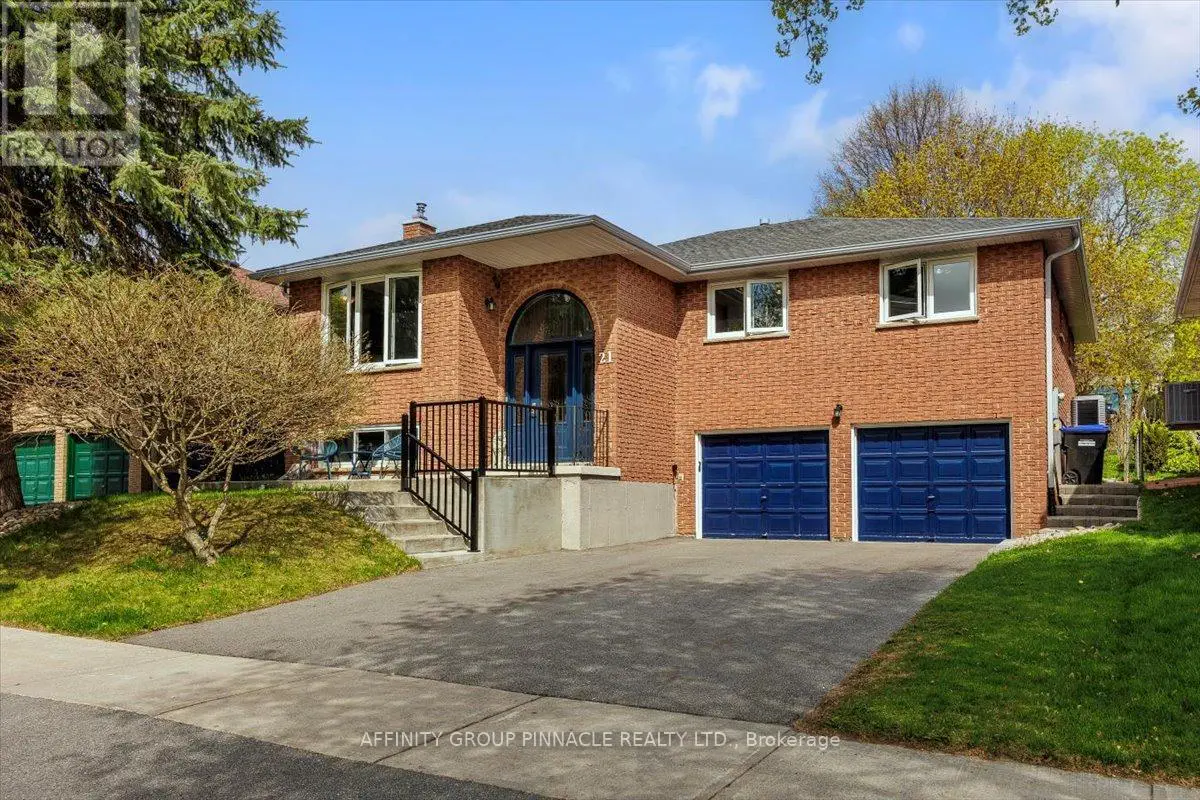 21 Imperial Crescent, Bradford West Gwillimbury, Ontario  L3Z 2P2 - Photo 1 - N12134302
