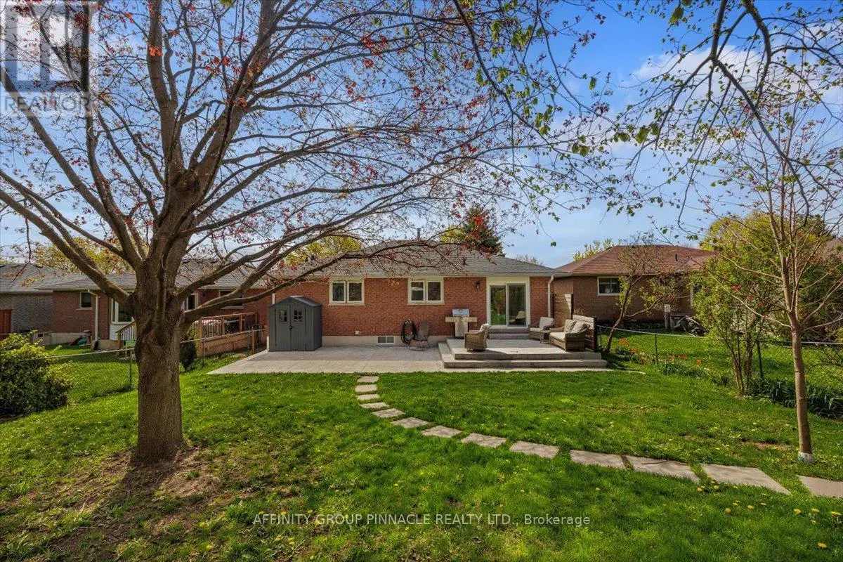 21 Imperial Crescent, Bradford West Gwillimbury, Ontario  L3Z 2P2 - Photo 3 - N12134302