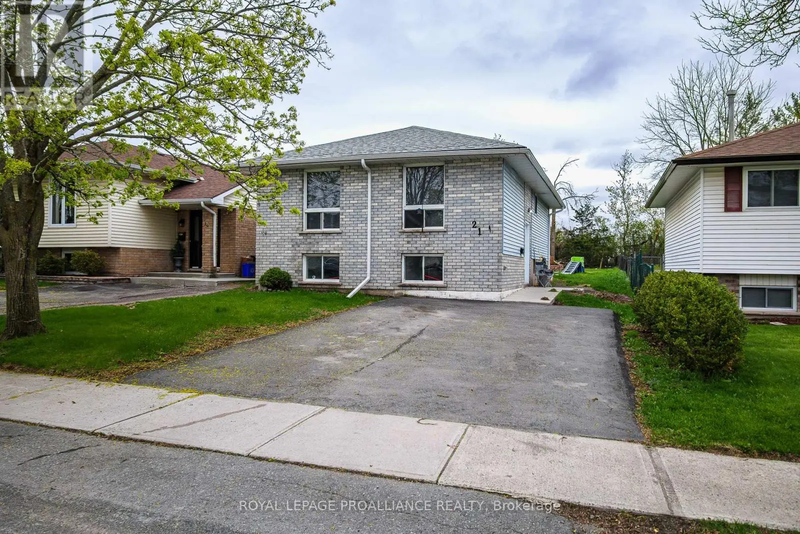 21 PEPPER AVENUE, Belleville, Ontario