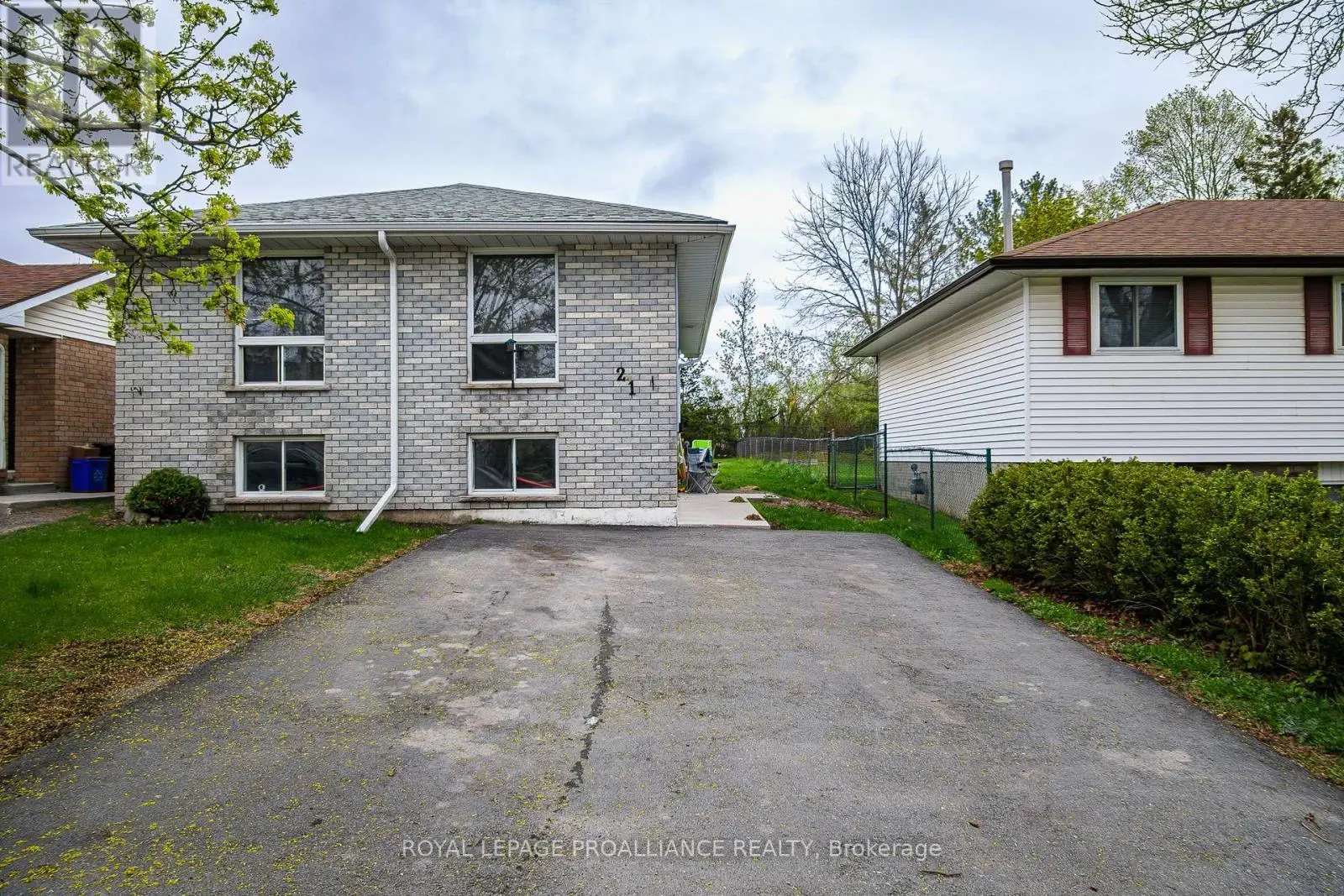 21 Pepper Avenue, Belleville, Ontario  K8P 4R2 - Photo 2 - X11986207