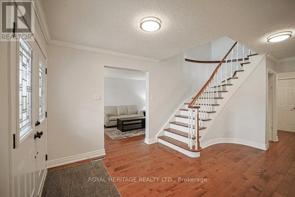 1 Broughton Court, Whitby, Ontario  L1N 6Y8 - Photo 2 - E12134510
