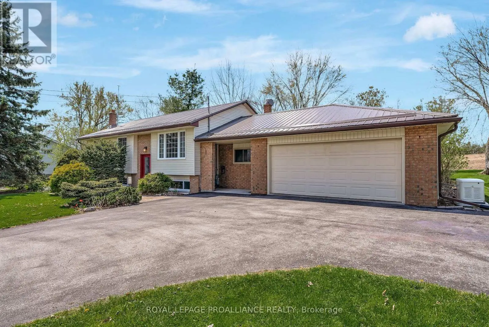 94 Huntingwood Drive, Quinte West, Ontario  K8N 4Z5 - Photo 3 - X12134434