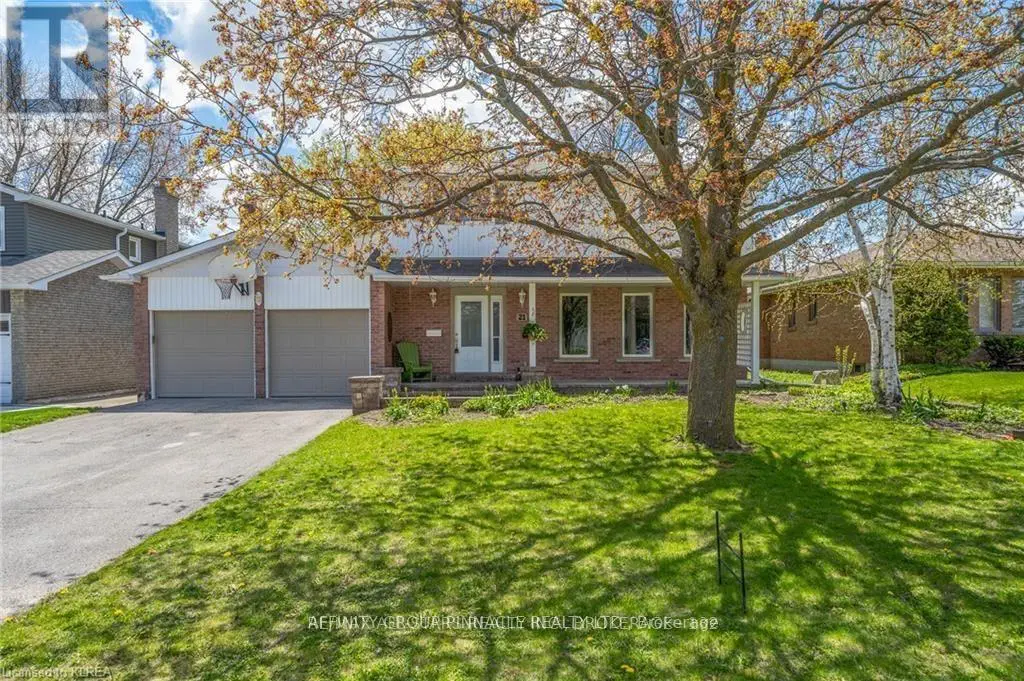 21 Mcdonagh Drive, Kawartha Lakes, Ontario  K9V 5A9 - Photo 2 - X12134541