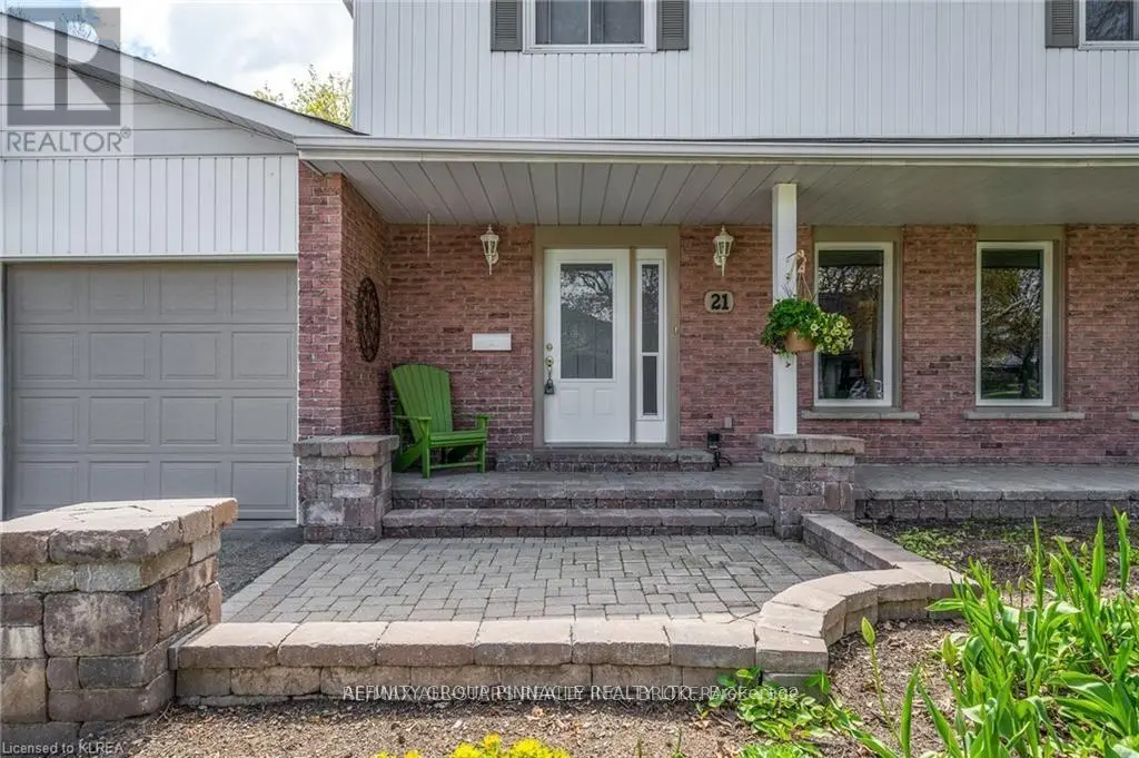21 Mcdonagh Drive, Kawartha Lakes, Ontario  K9V 5A9 - Photo 3 - X12134541