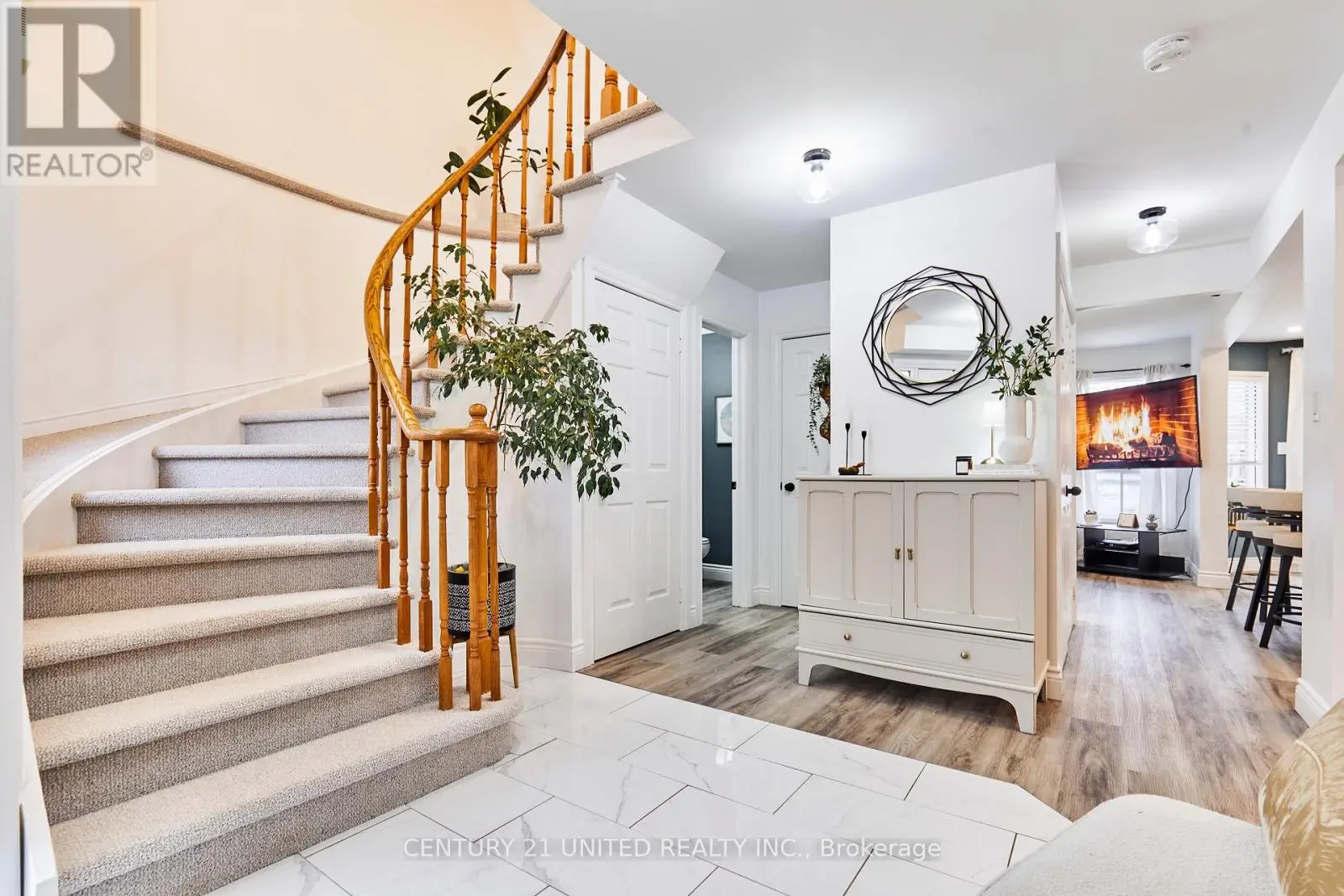 26 Lipton Crescent, Whitby, Ontario  L1R 1W7 - Photo 2 - E12134630