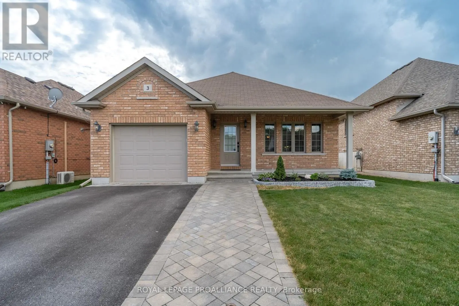 3 Barnett Street, Belleville, Ontario  K8N 0M1 - Photo 1 - X12134661