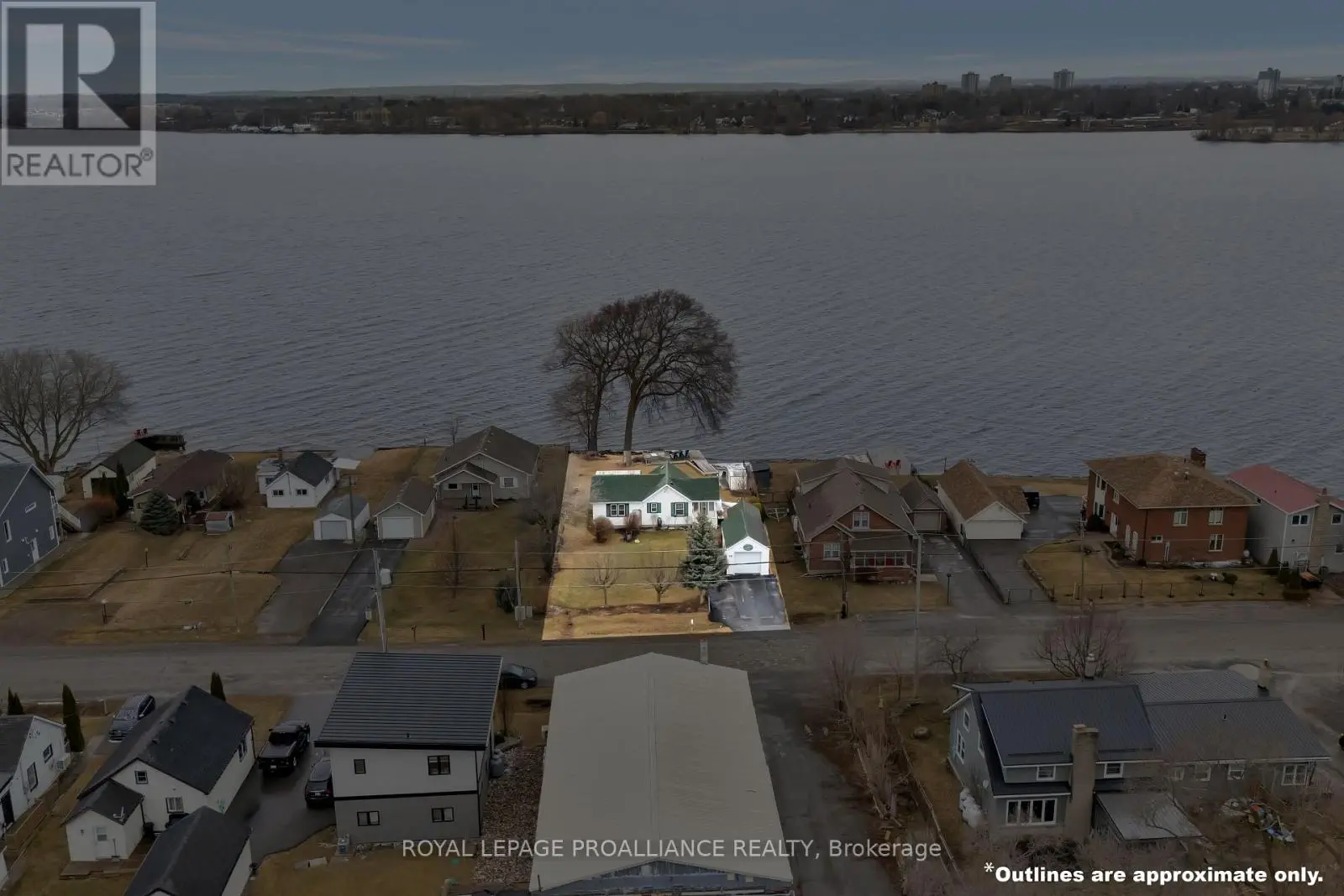 34 Ridley Street, Prince Edward County, Ontario  K8N 4Z1 - Photo 3 - X12041569