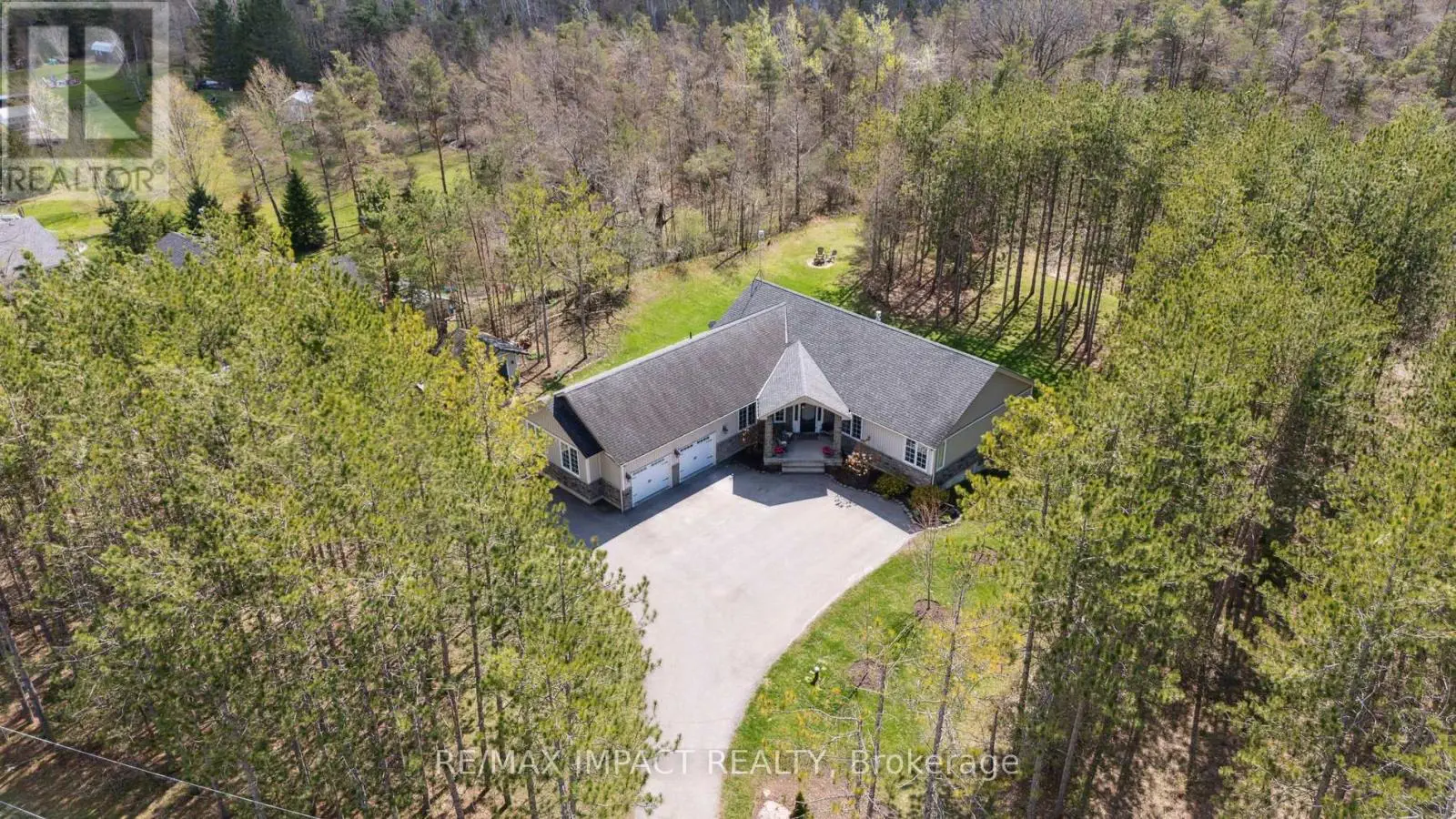 27 Slalom Drive, Kawartha Lakes, Ontario  L0A 1A0 - Photo 2 - X12135539