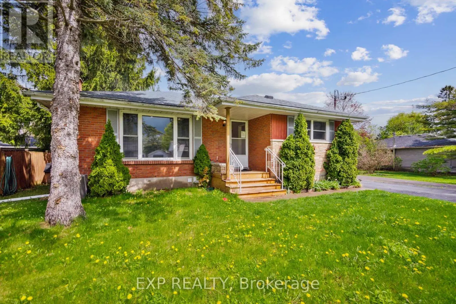 97 Gilbert Street, Belleville, Ontario  K8P 3H1 - Photo 3 - X12135660