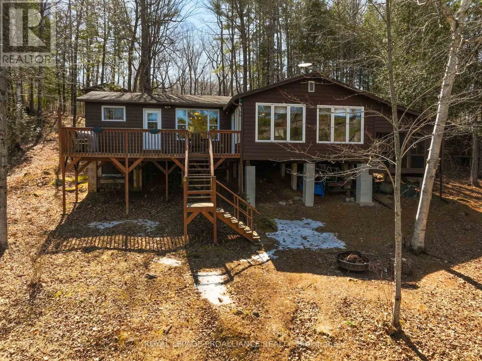 1045 Wheatley Lane, Frontenac, Ontario  K0H 1K0 - Photo 2 - X12101462