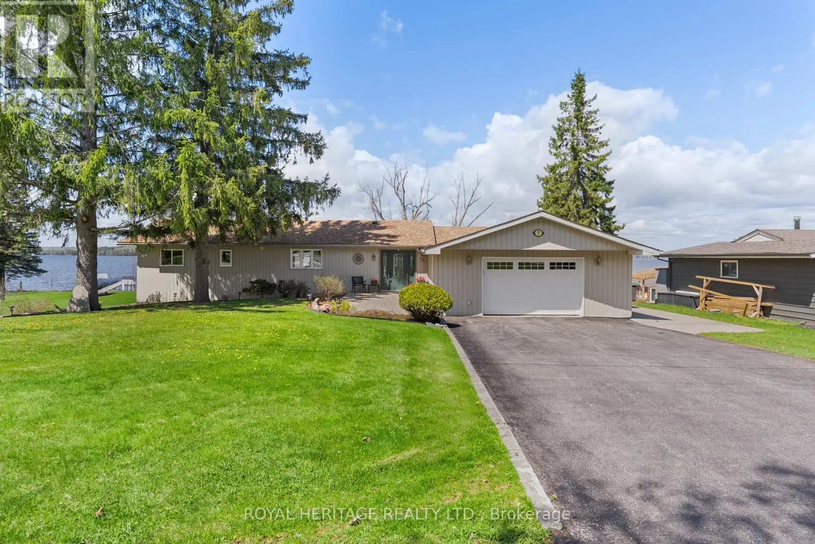 7 North Service Road, Kawartha Lakes, Ontario  K0M 1L0 - Photo 2 - X12136200