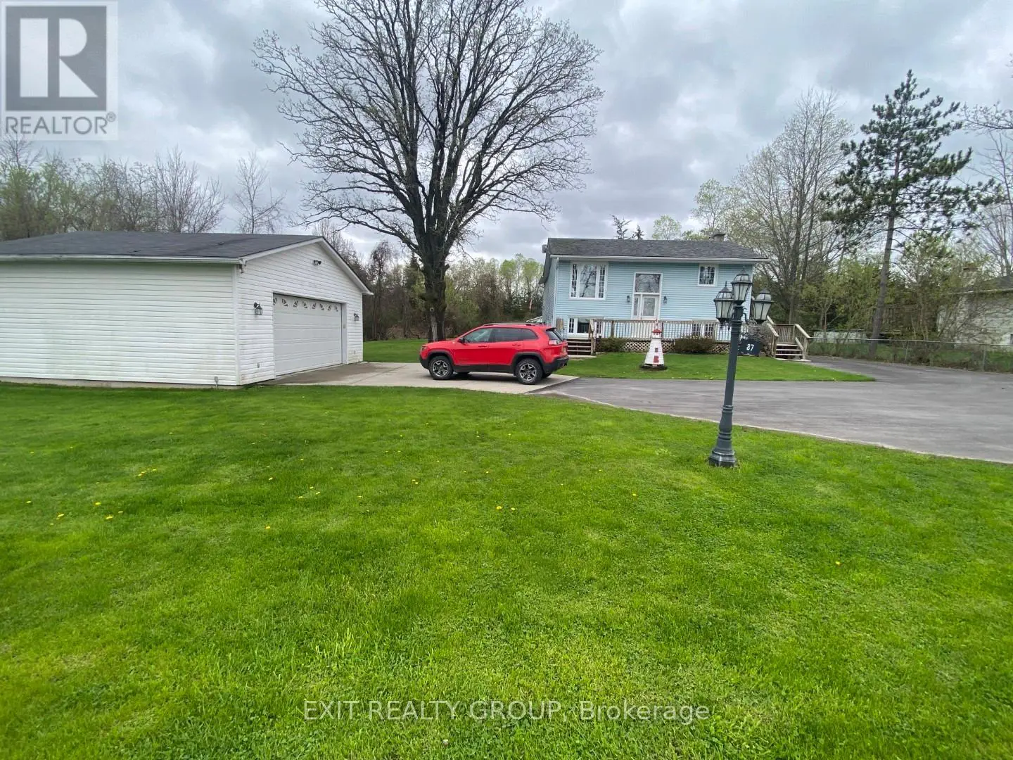 87 Bernard Long Road, Quinte West, Ontario  K8V 5P6 - Photo 2 - X12136223