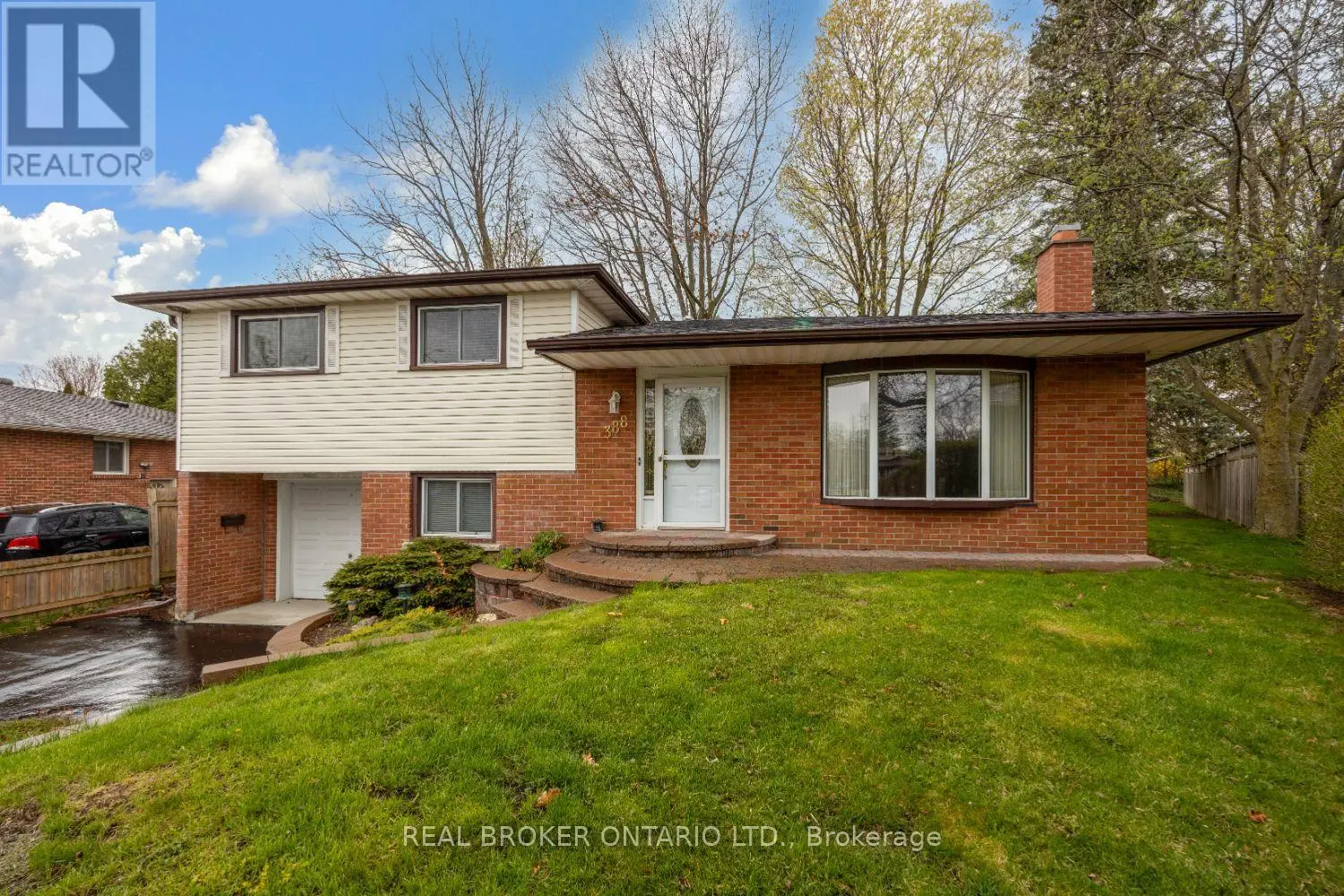 388 Marken Court, Oshawa, Ontario  L1G 2K1 - Photo 3 - E12136381