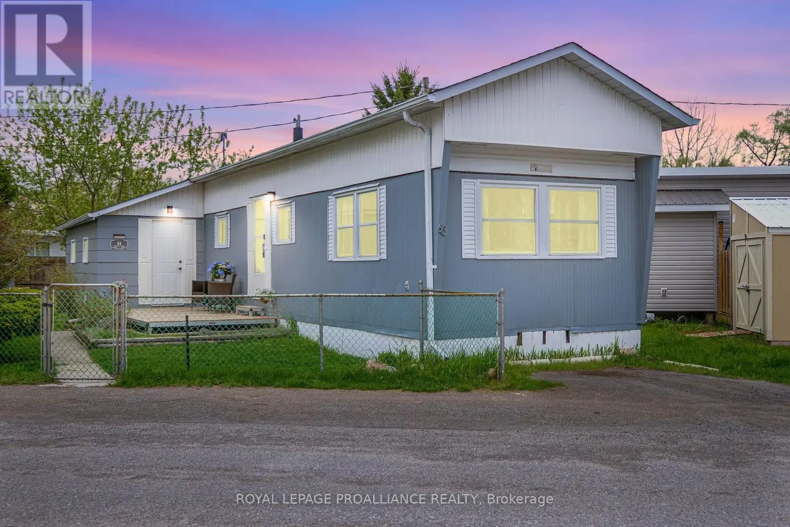 63 - 63 Whites Road, Quinte West, Ontario  K8V 5P5 - Photo 1 - X12136430