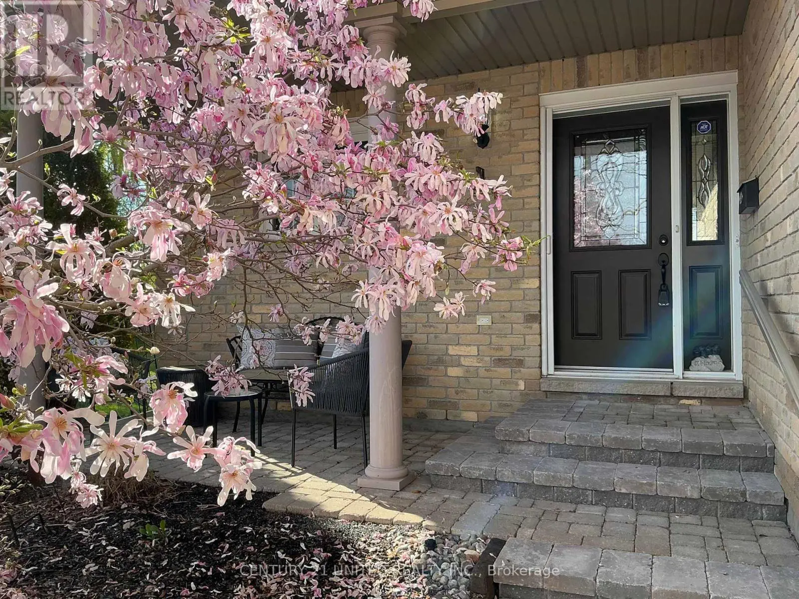 4 - 227 Carnegie Avenue, Peterborough North, Ontario  K9L 0B3 - Photo 2 - X12136683