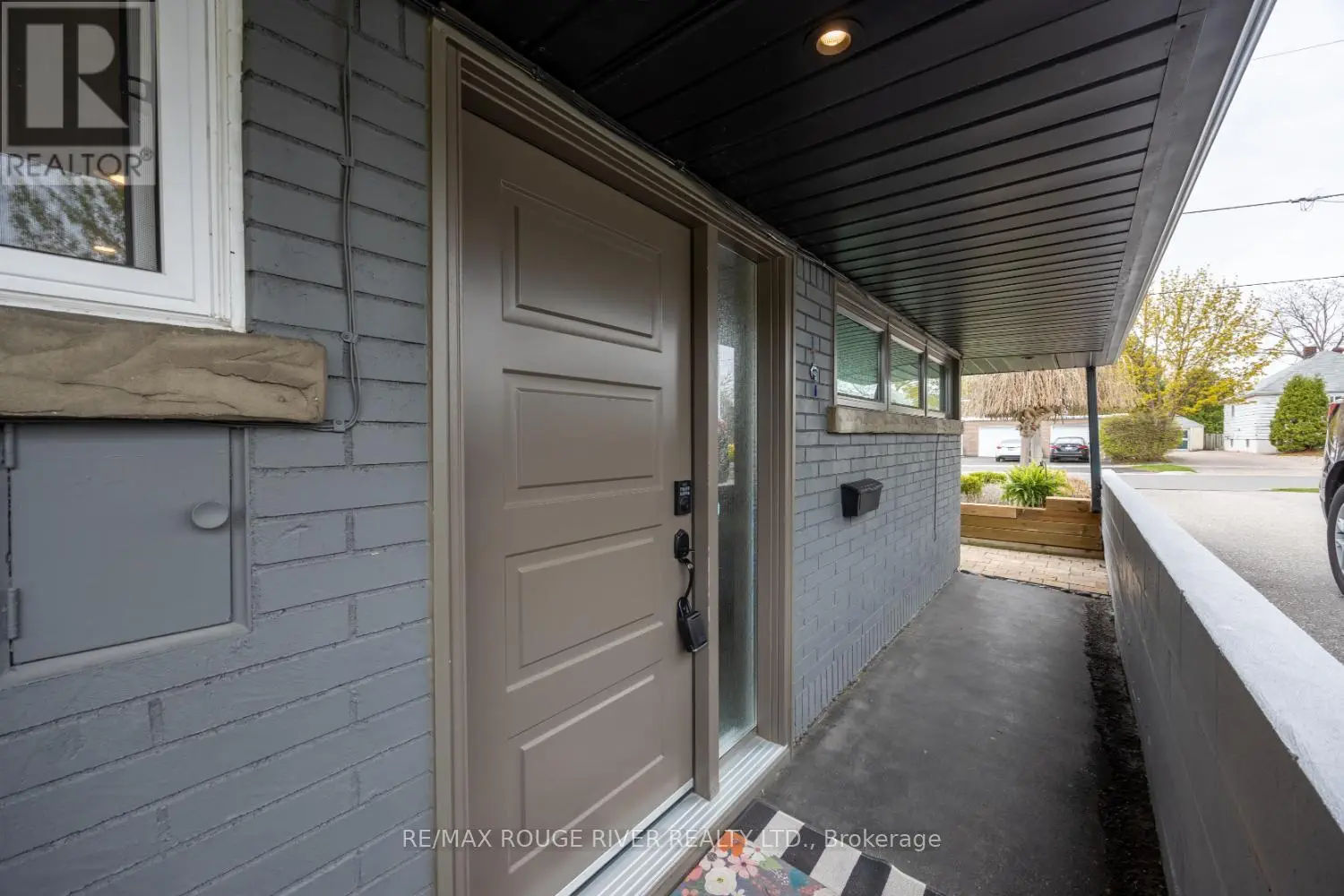 693 Carnegie Avenue, Oshawa, Ontario  L1G 4R5 - Photo 3 - E12136902