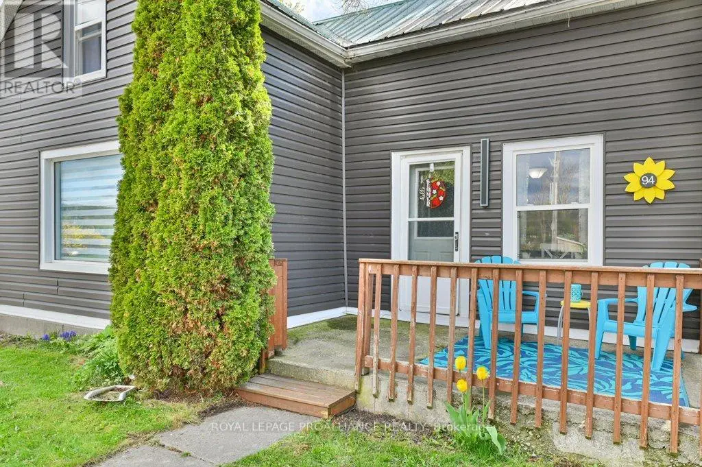 94 South Trent Street, Quinte West, Ontario  K0K 2C0 - Photo 3 - X12136753