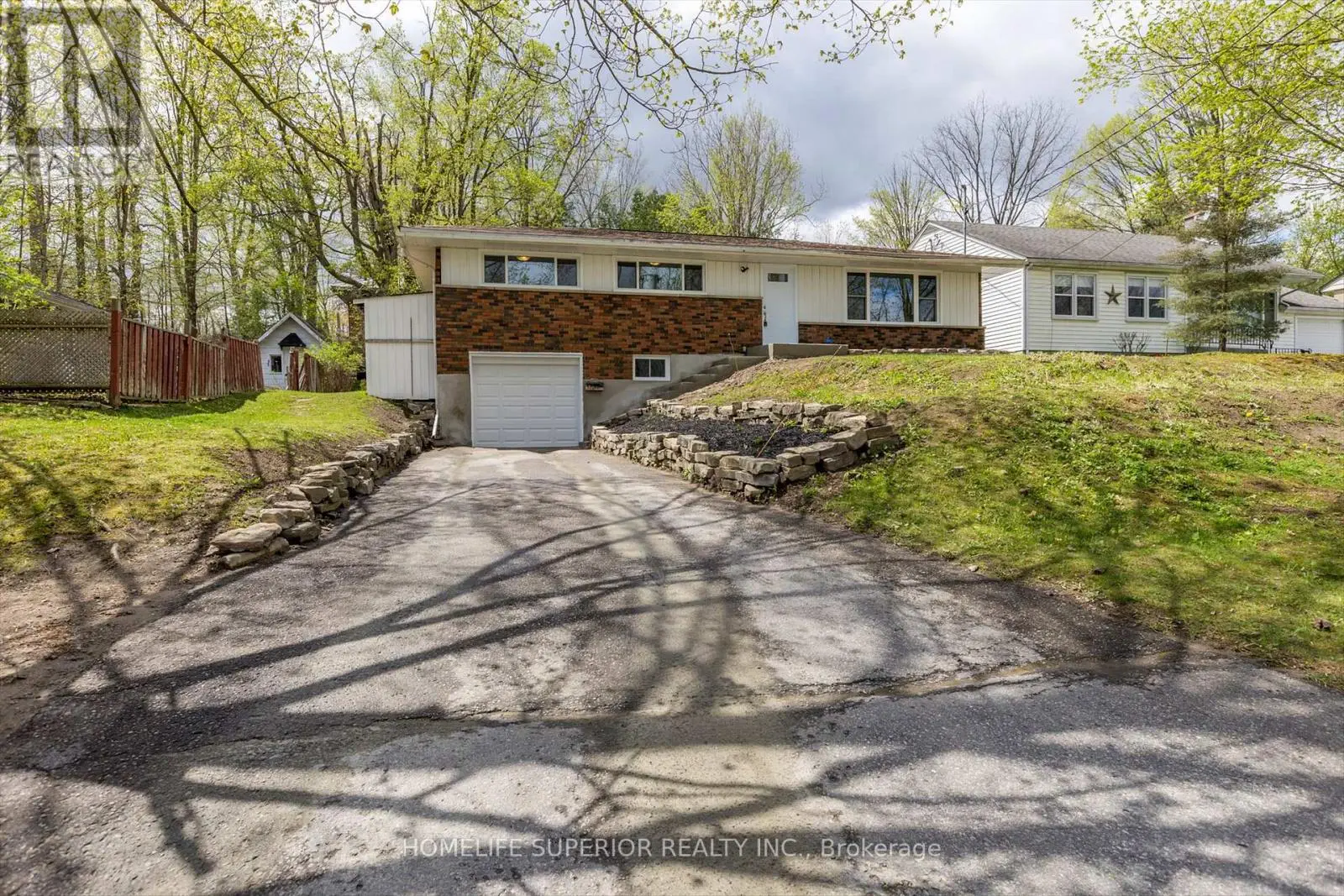 1243 Albertus Avenue, Peterborough Central, Ontario  K9J 6A3 - Photo 1 - X12133434