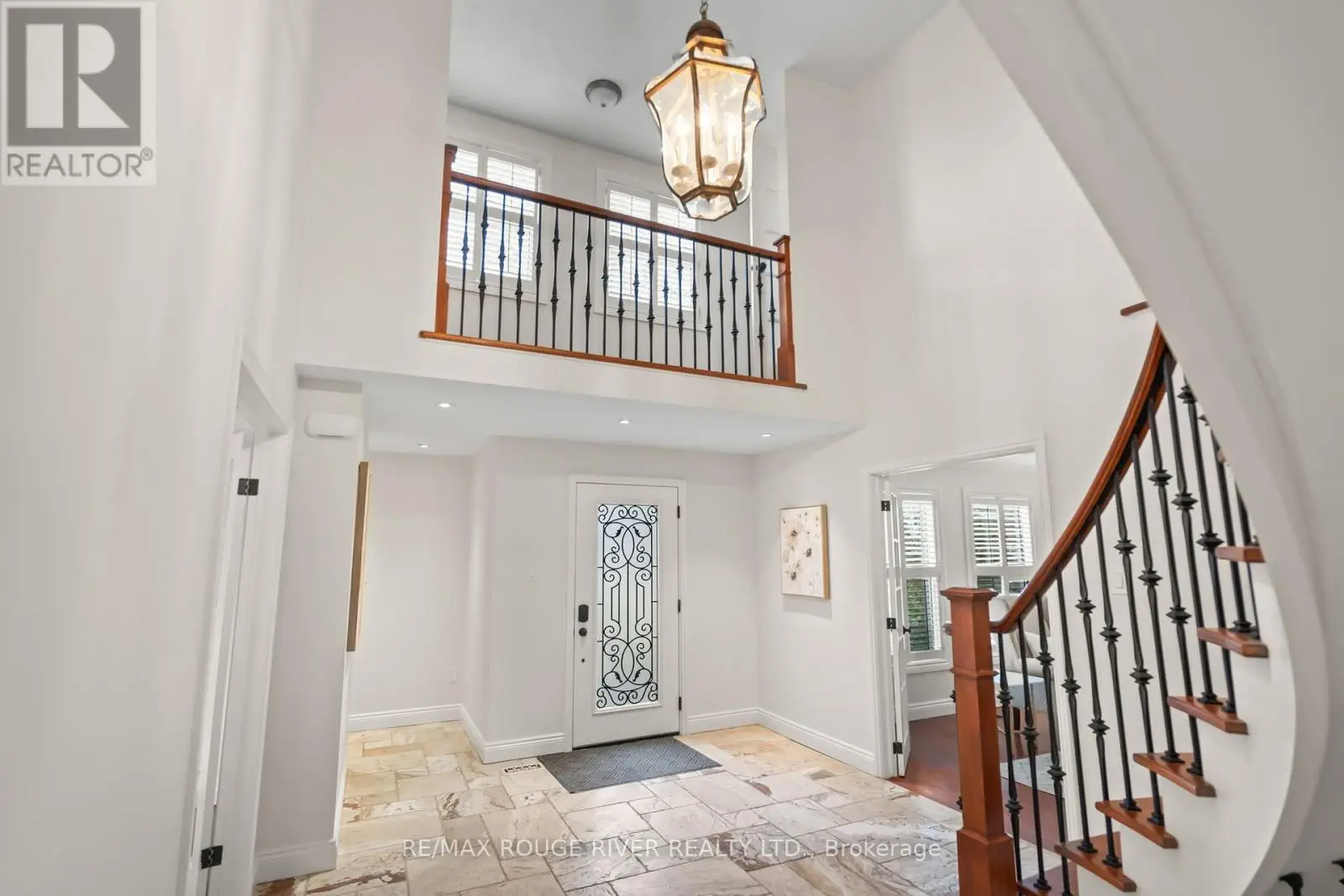 25 Rutledge Street, Whitby, Ontario  L1P 1H1 - Photo 3 - E12137150