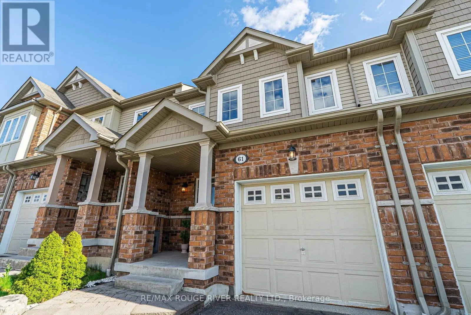 61 Mantz Crescent, Whitby, Ontario  L1R 0L2 - Photo 1 - E12137160