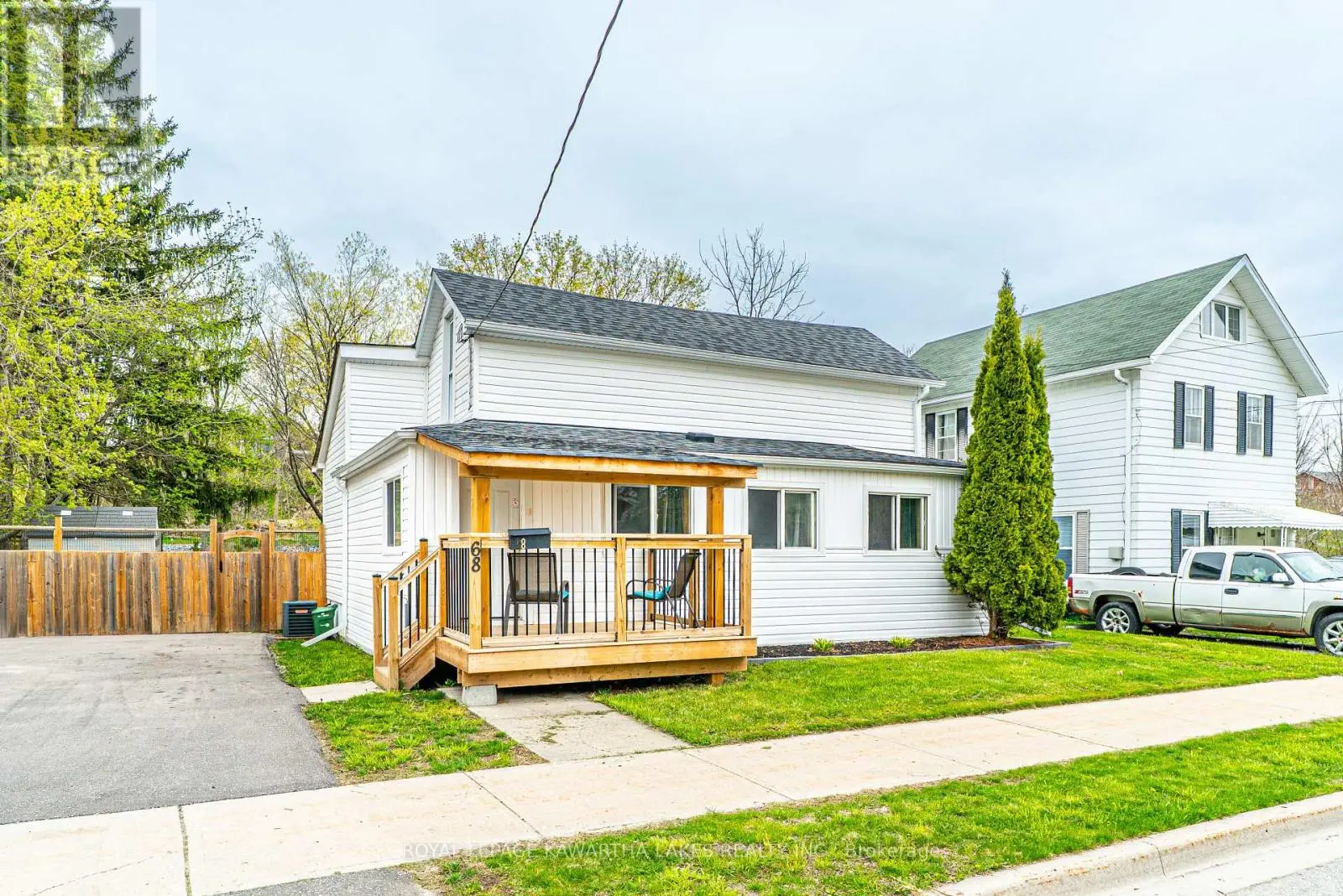68 RIDOUT STREET, Kawartha Lakes, Ontario