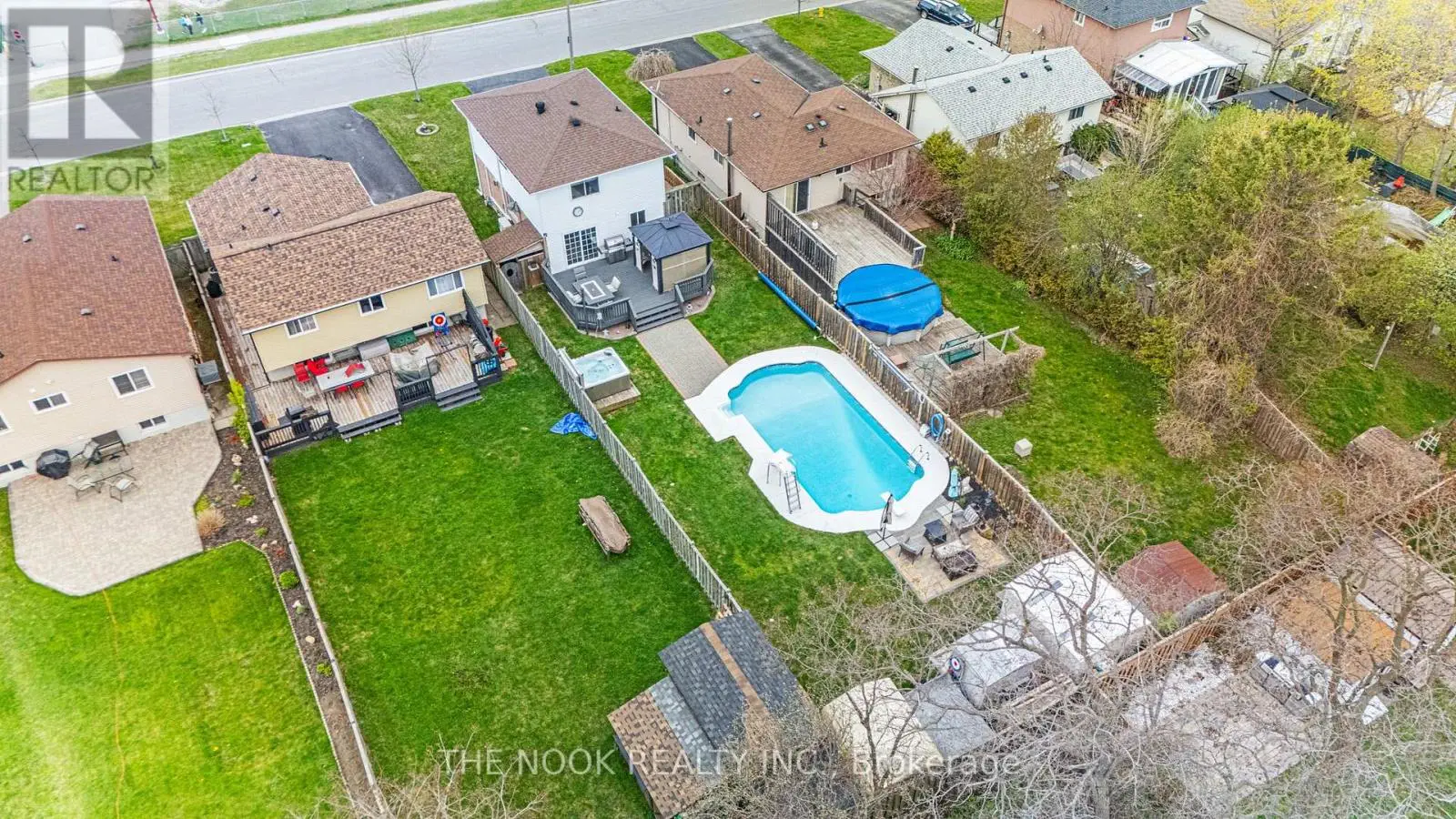 541 Laval Street, Oshawa, Ontario  L1J 6L8 - Photo 1 - E12137308
