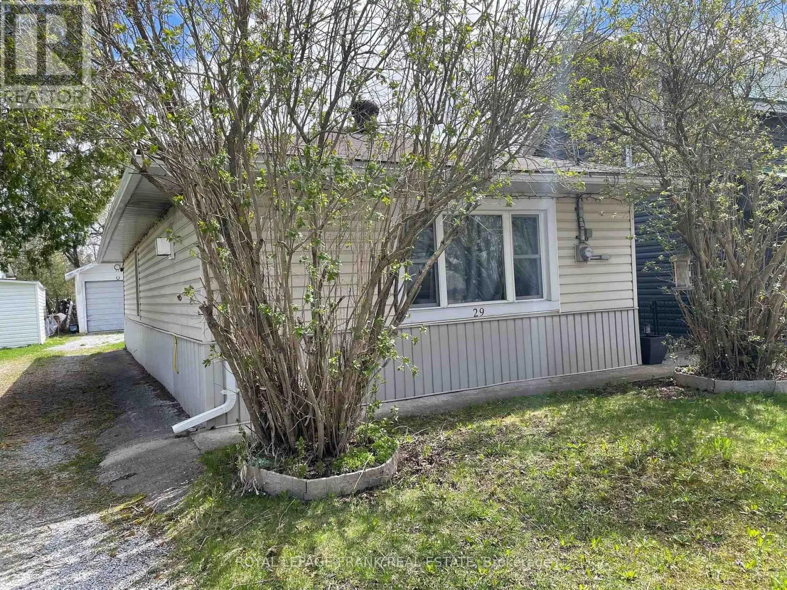 29 Head Street, Kawartha Lakes, Ontario  K0M 1A0 - Photo 1 - X12137309